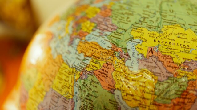 Mercado EV Global en Auge: ¿Por Qué Latinoamérica y Asia Aceleran Mientras EE. UU. Se Queda Atrás?